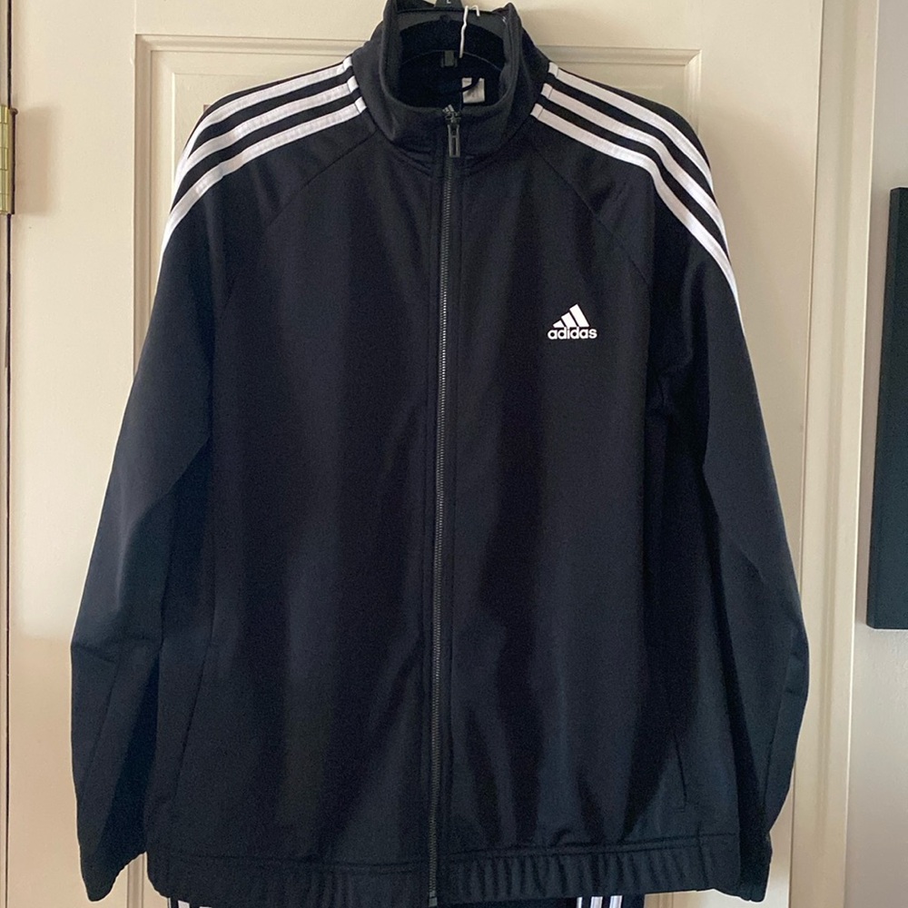 Adidas jacket & Pants set in women’s